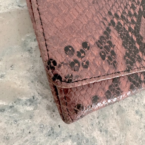 ✨ Vintage Miu Miu Pink Python Wallet - Picture 2 of 7